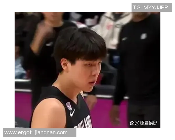 杨瀚森咋办？斯普利特真不喜爱，33分优势却不必，苦口1言引共识